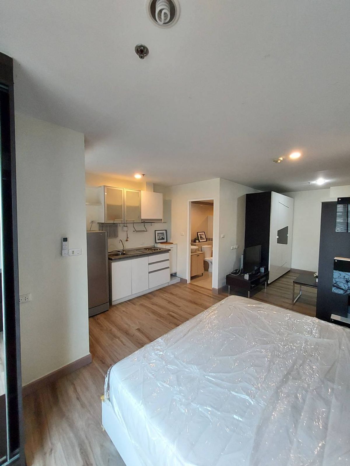 Studio Apartment near Ladprao 44, Yellow Train Station
