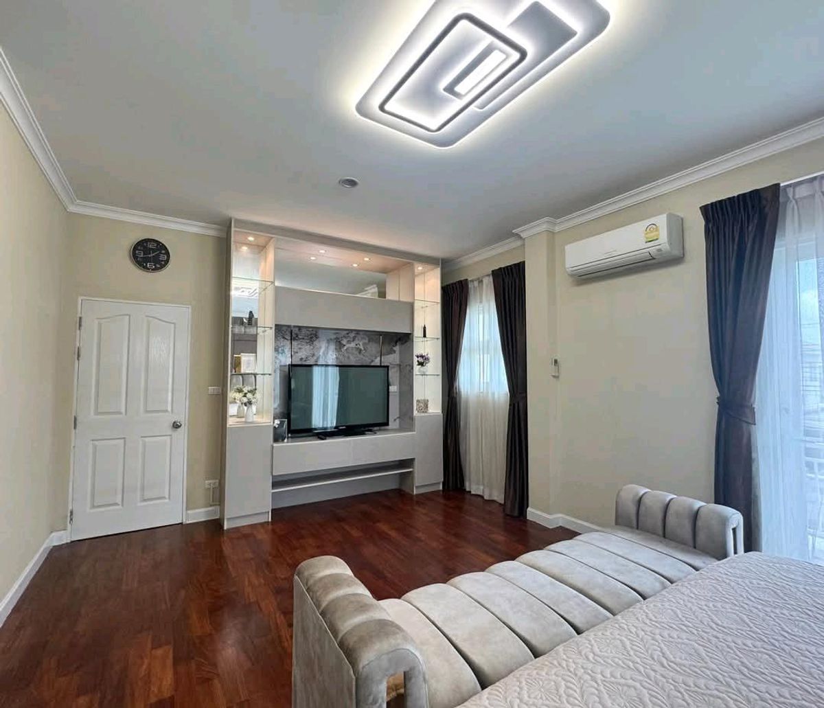 Fully Furnished 2-Story House near Rama 9 with Multiple Amenities