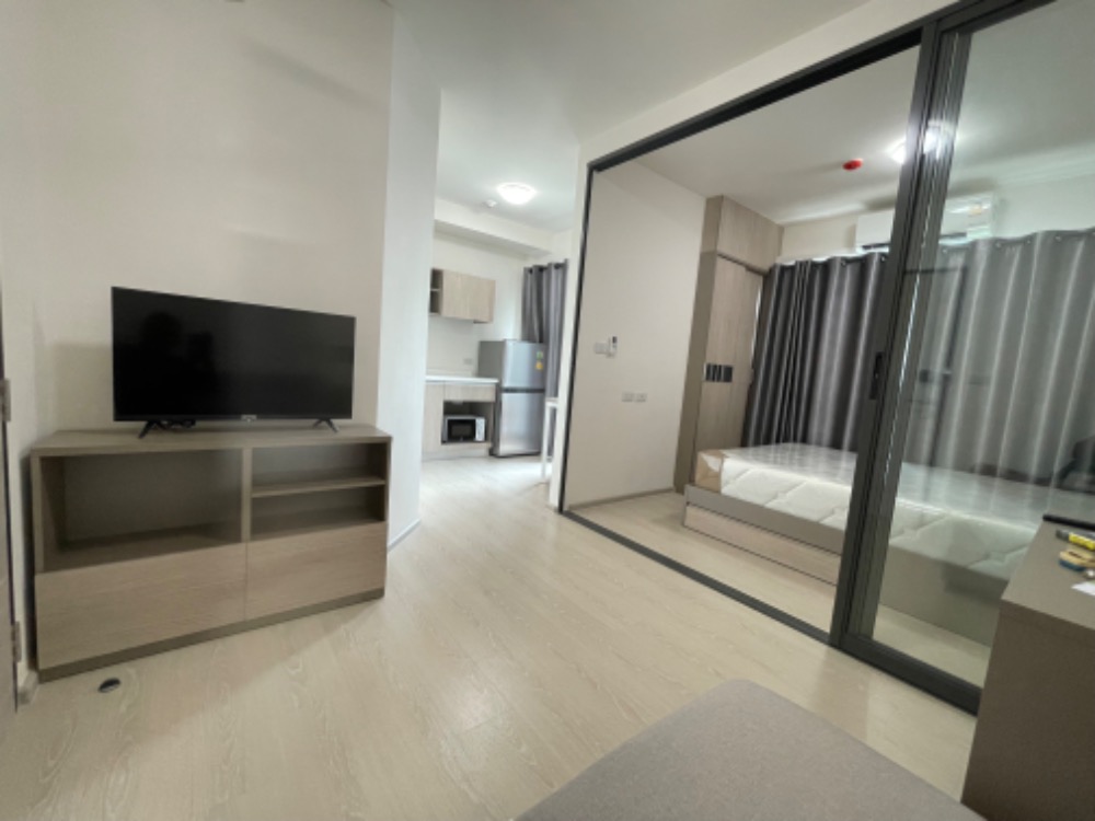 Fully Furnished Condo Near BTS, Immediate Move-In