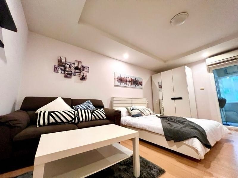 Cozy 1-Bedroom Apartment near MRT Sutthisan