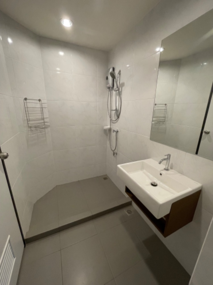 Fully Furnished Condo Near BTS, Immediate Move-In