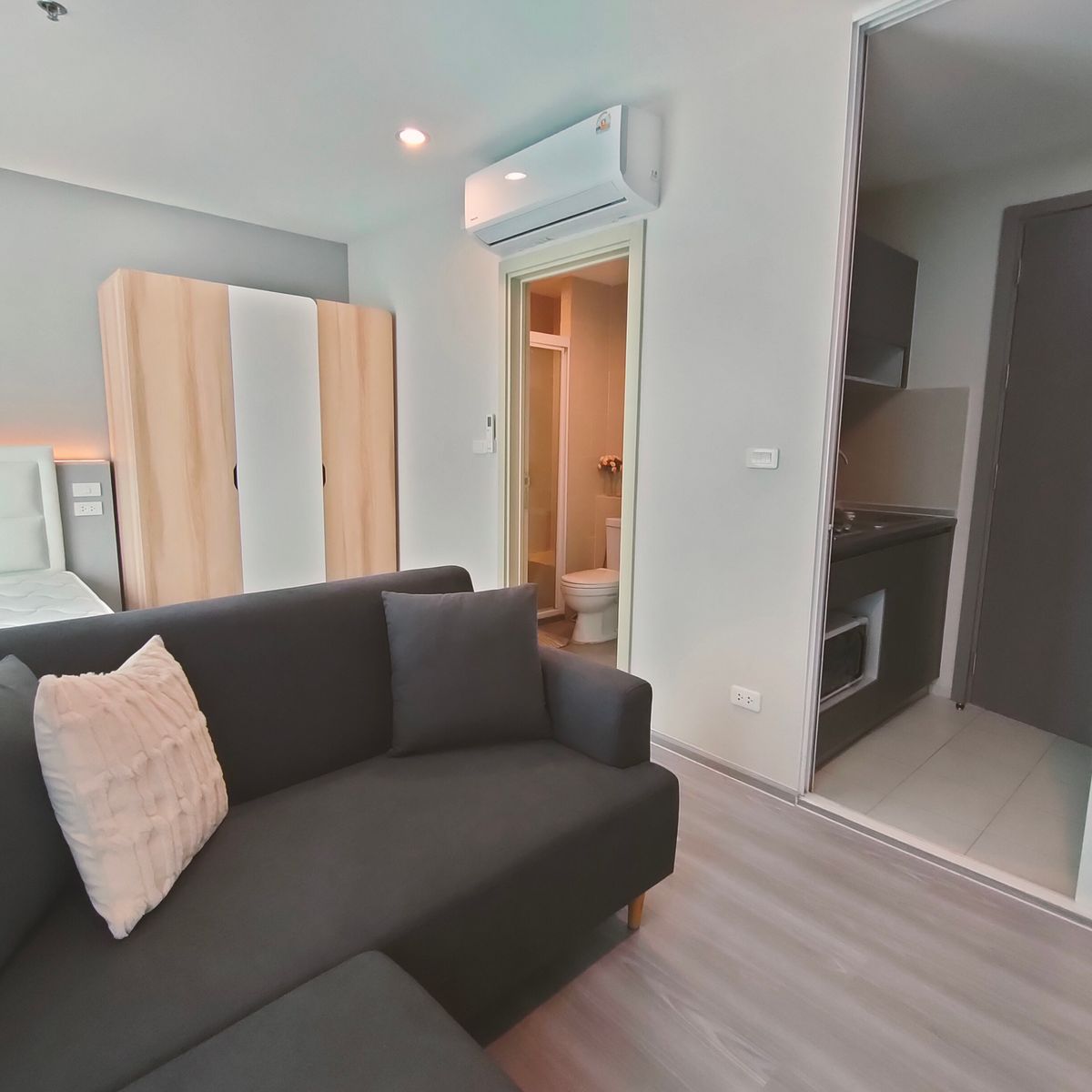 The Base Condo-дағы студия, Рама 9, Рамкамхаенг