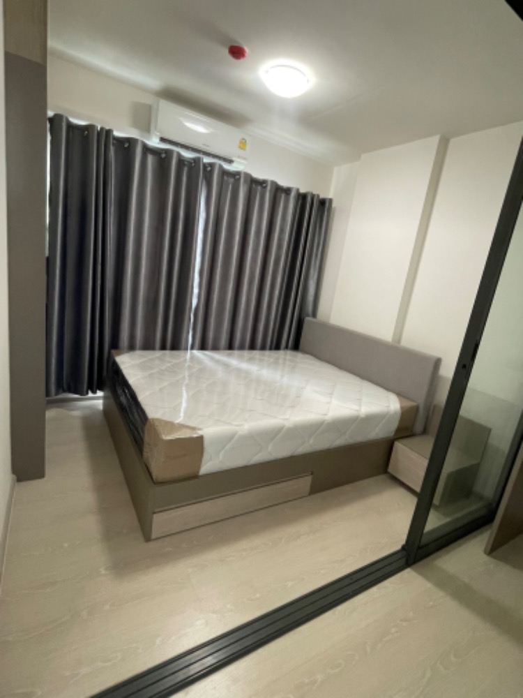 Fully Furnished Condo Near BTS, Immediate Move-In