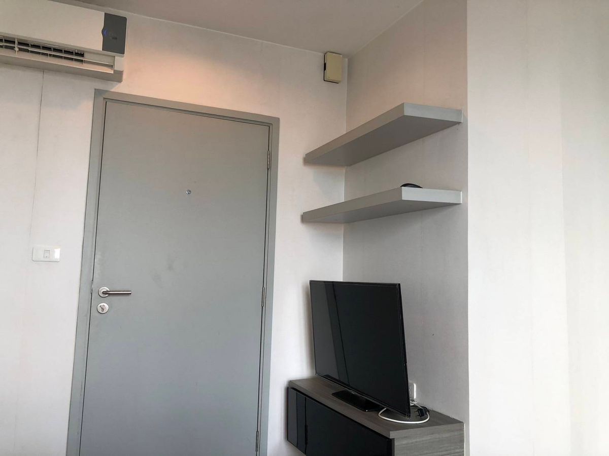 Ideo Sathorn Thapra Condo - Compact Studio Near BTS Pho Nimit