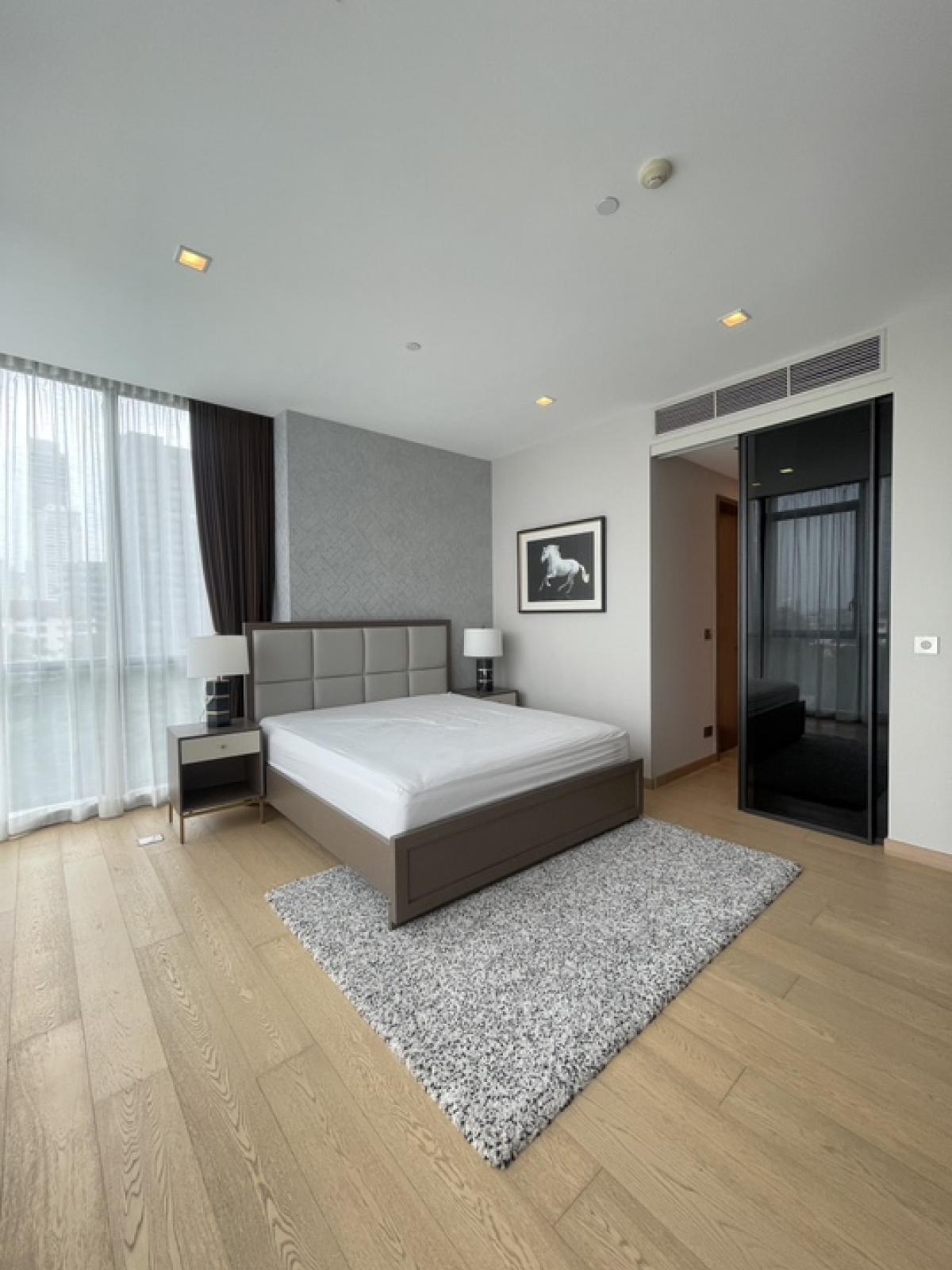 The Monument Thonglo - Spacious 2-Bedroom Apartment