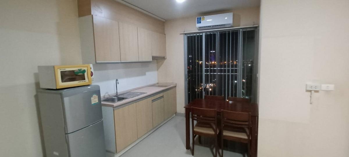 New Fully Furnished Room with Pool View at The Parkland Srinakarin