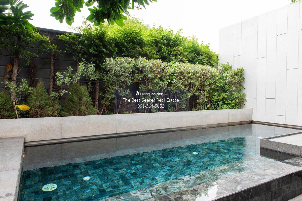 Corner Townhome with Swimming Pool Near MRT Lat Phrao