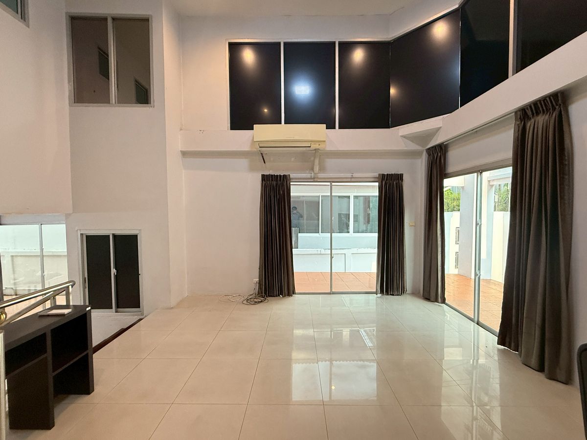 2 Storey Detached House in Arena Garden Village, Near BTS Onnut