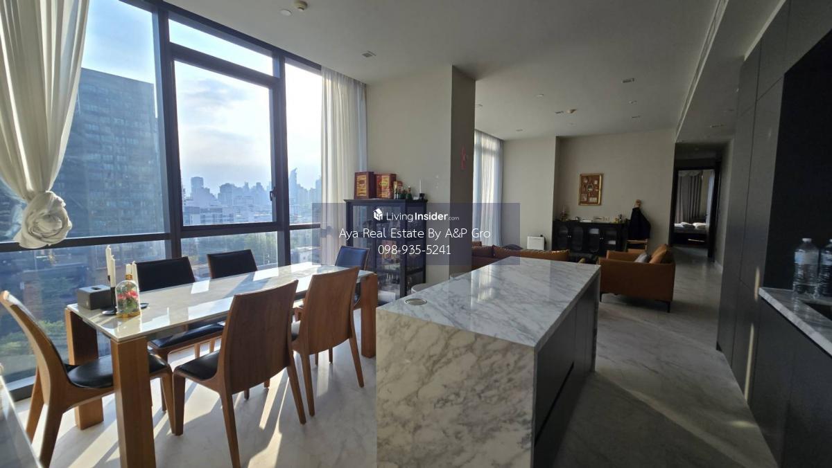 The Monument Thonglo - Luxurious 2-Bedroom Condo near BTS