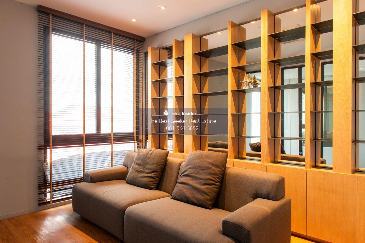 Corner Townhome with Swimming Pool Near MRT Lat Phrao