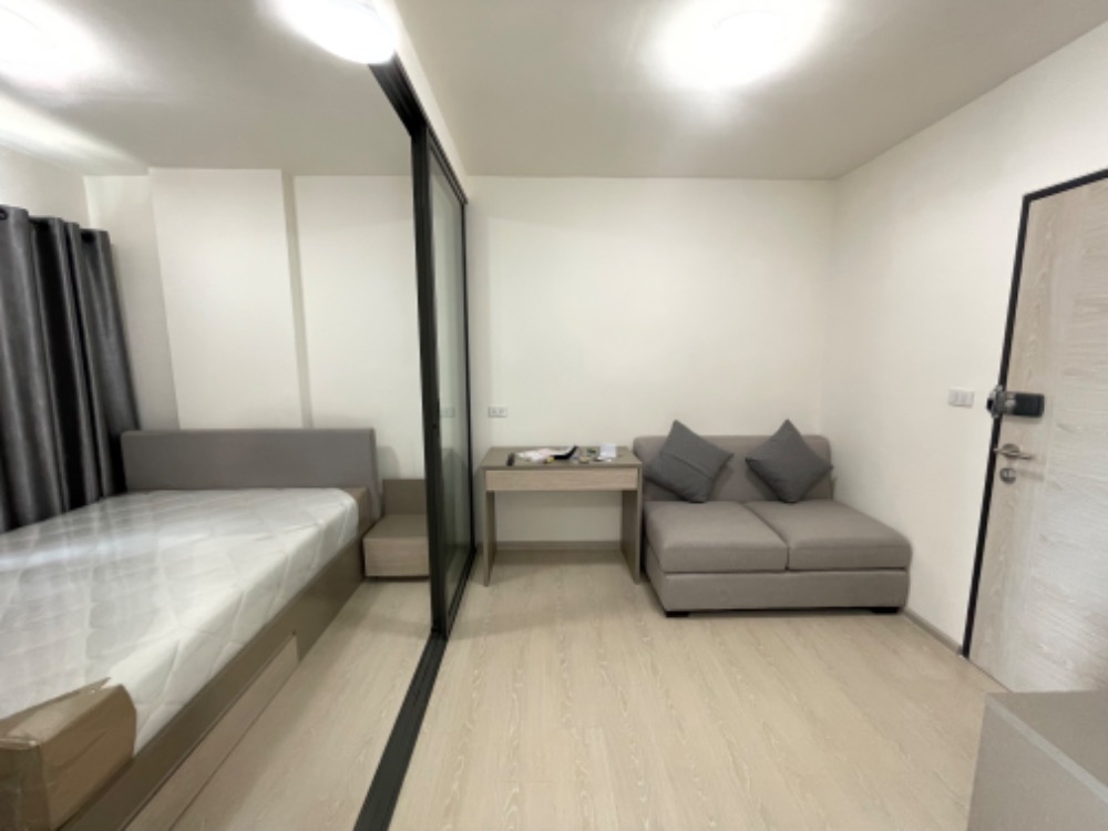 Fully Furnished Condo Near BTS, Immediate Move-In