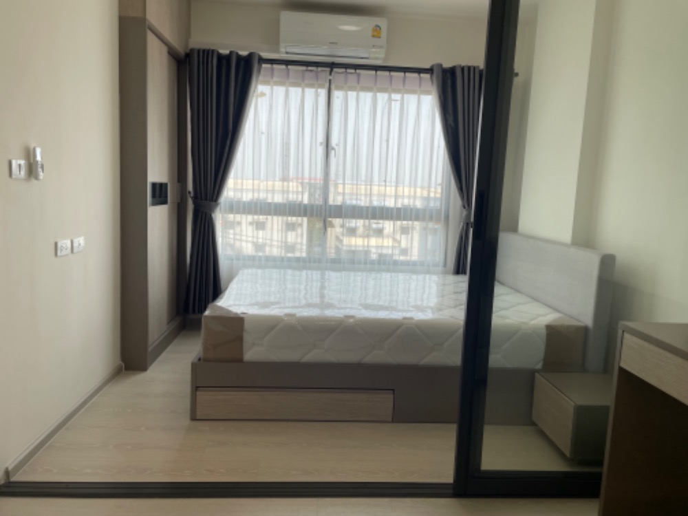 Fully Furnished Condo Near BTS, Immediate Move-In