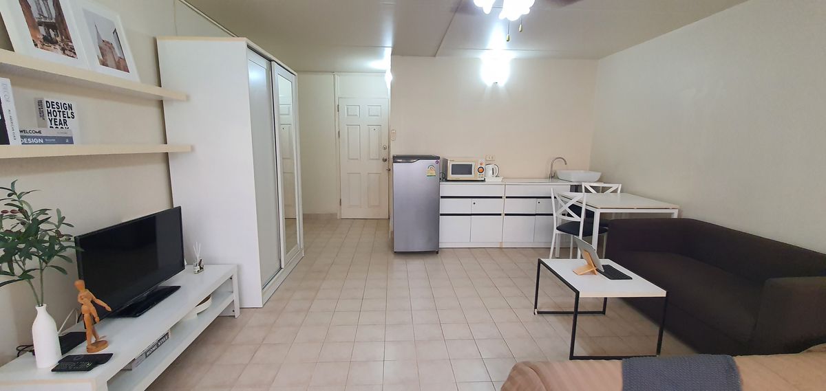 Fully Furnished Condo near Silpakorn University, Muang Thong Thani