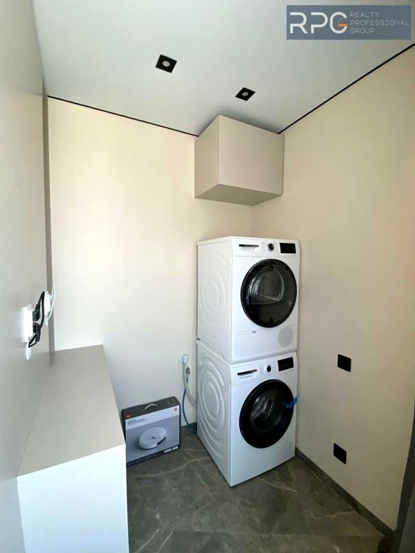 Stylish 3-Bedroom Apartment in Manhattan City Complex with Modern Amenities