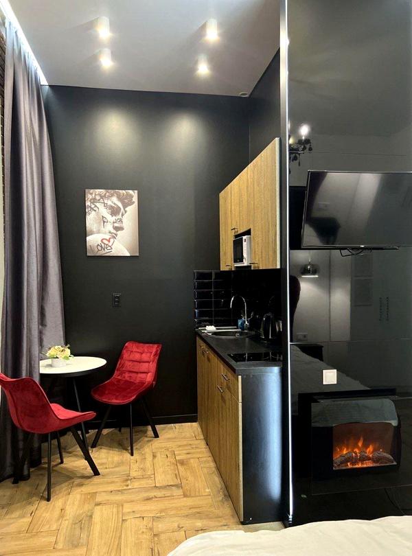 Stylish 1-bedroom studio apartment near Teatralna metro
