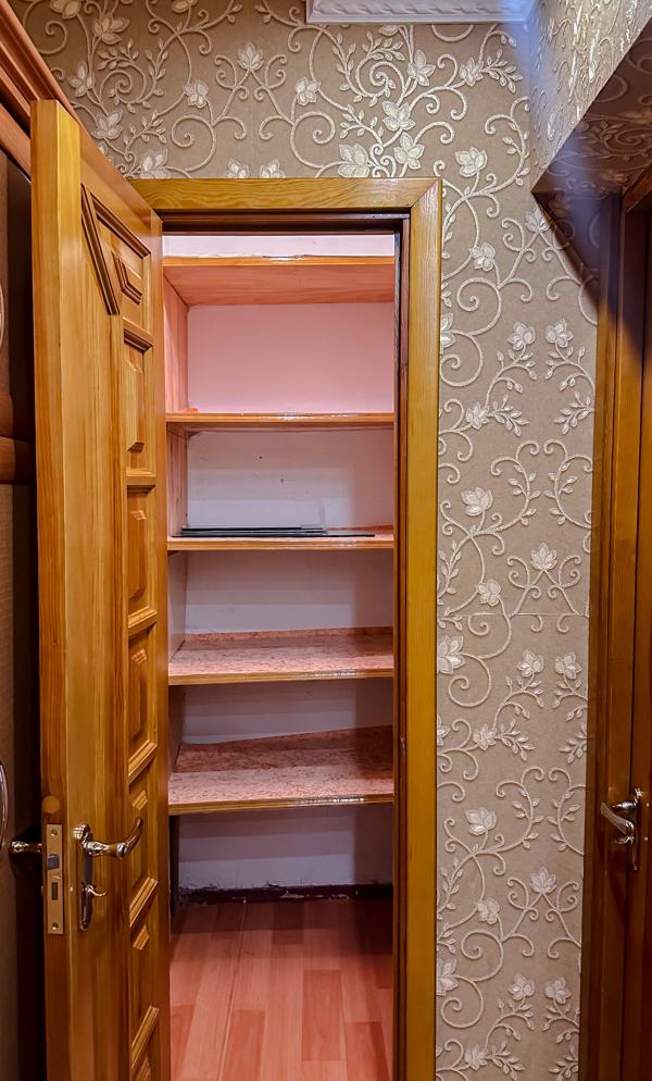 Spacious 2-room apartment in city center near Roshen store and Cinema Palace