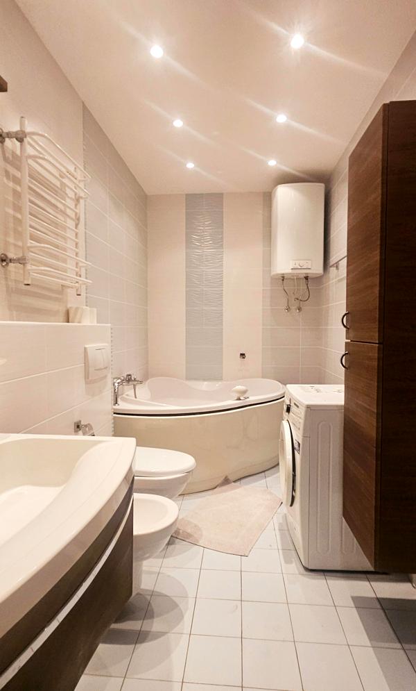 Spacious 4-Room City Center Apartment with Panoramic View