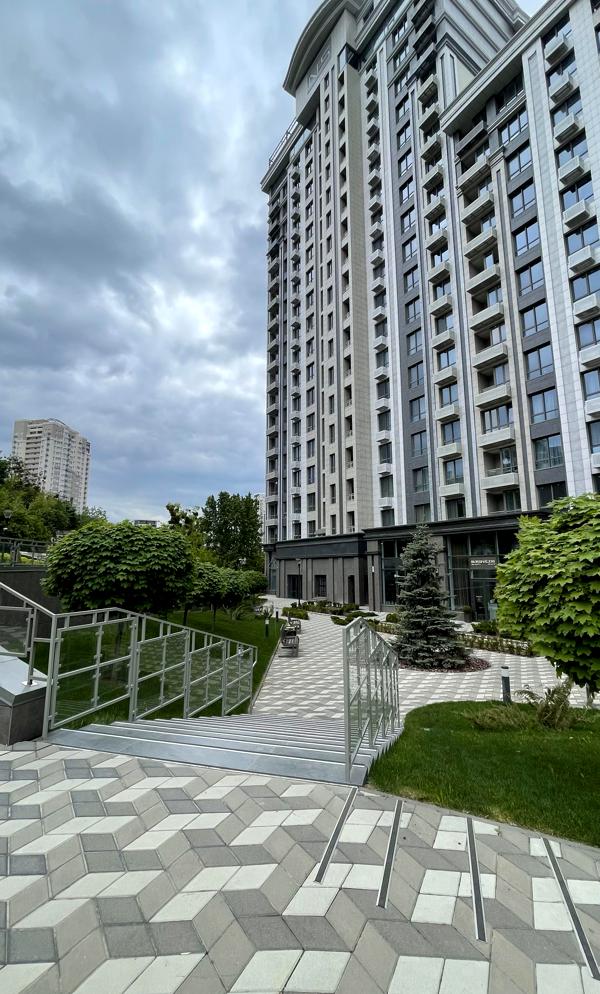 Stylish 2-Room Apartment in Novopechersky Quarter 5, Kyiv City Center