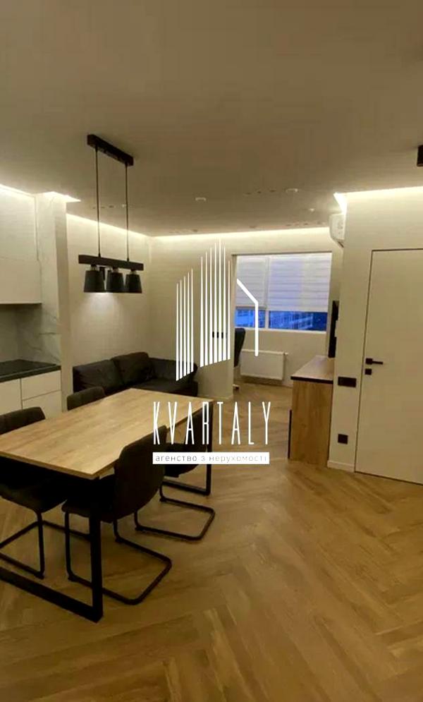 Spacious 1-bedroom apartment in Odeskyi Boulevard complex