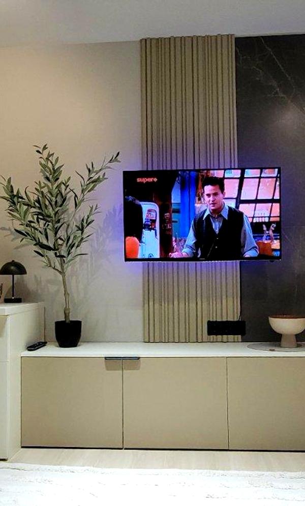 Fully Furnished 1-Bedroom Apartment with Modern Design