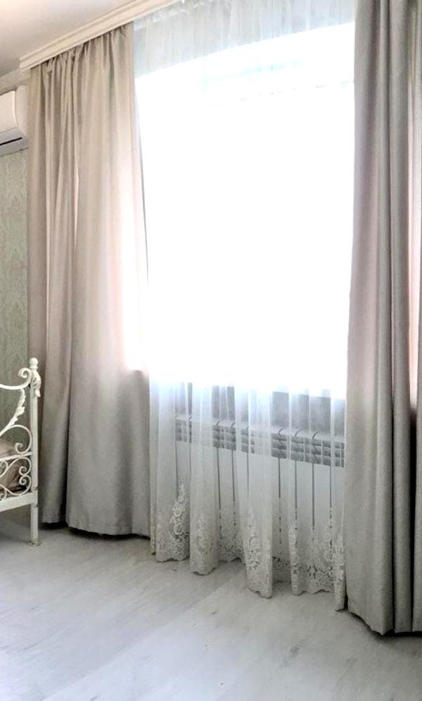 2-Room Apartment with Designer Renovation and Fireplace near Zvirynets Metro