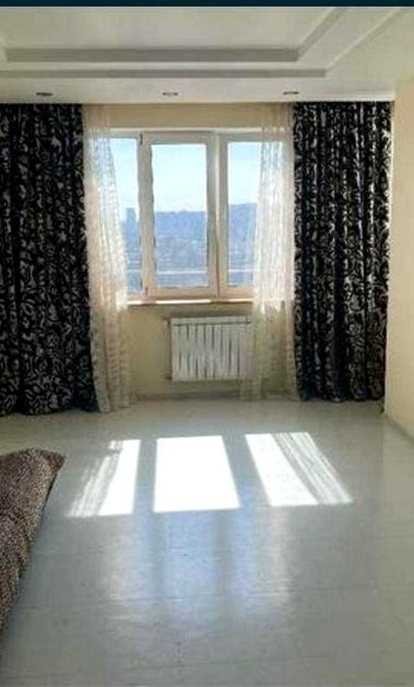 2-Room Apartment with Designer Renovation near Slavutych Metro