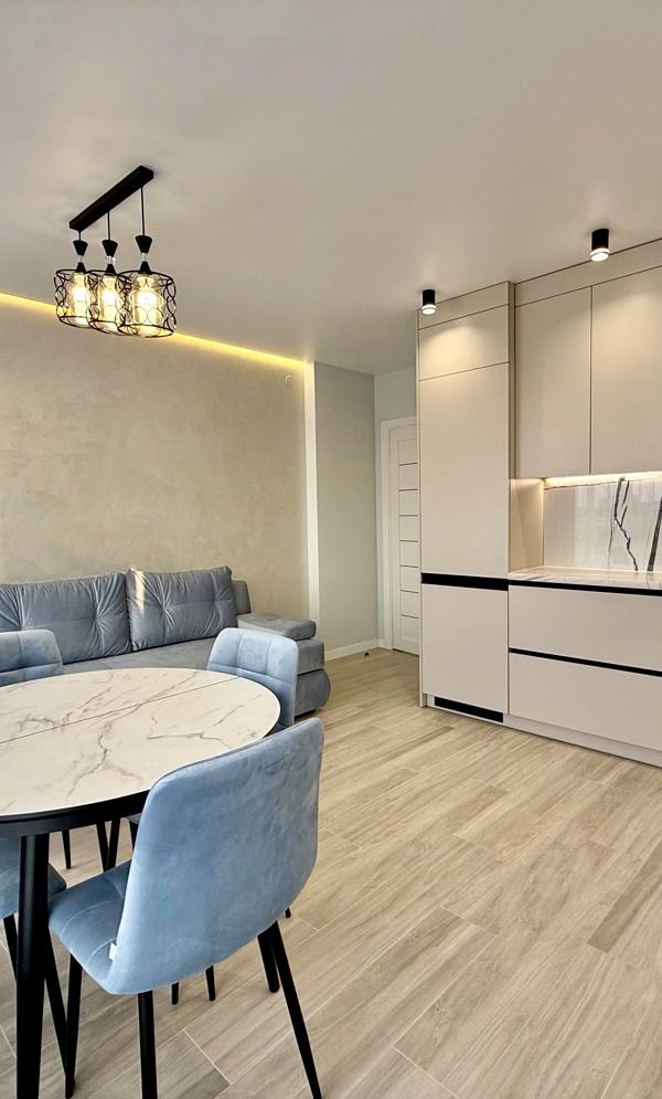 2-Room Apartment on Striyska Street with Designer Renovation