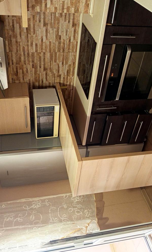 Warm Cozy Apartment with Zoning, Balcony, and Comprehensive Amenities