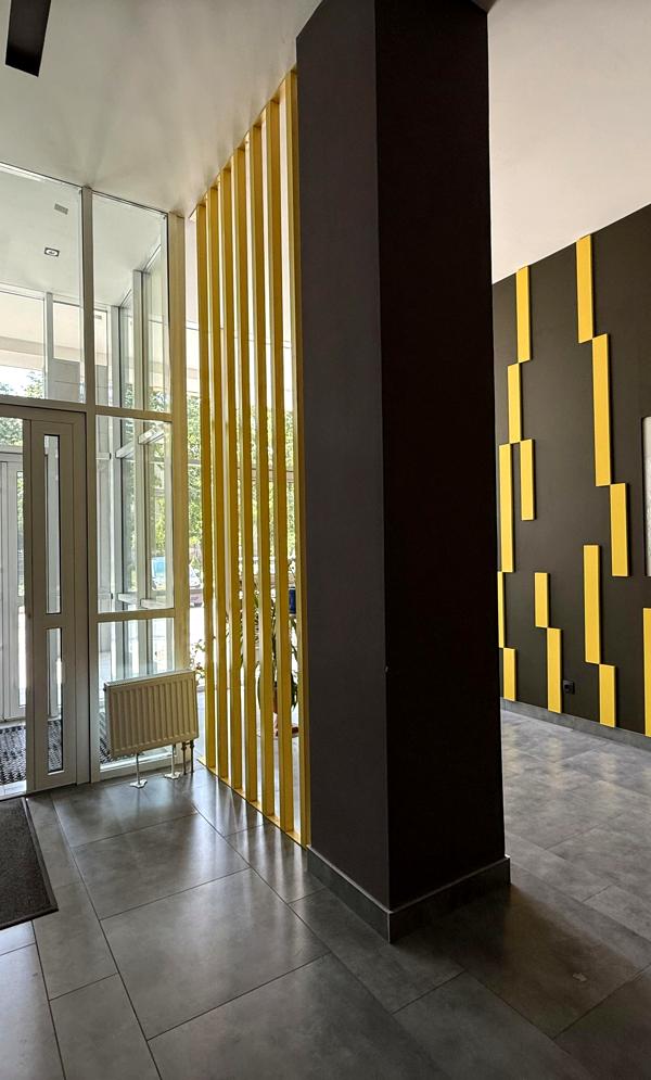 Apartment in Kyrylivskyi Hai Complex, Near Amenities
