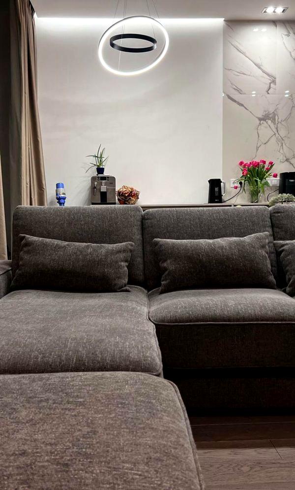 3-Room Apartment in CHICAGO Residential Complex with Modern Design