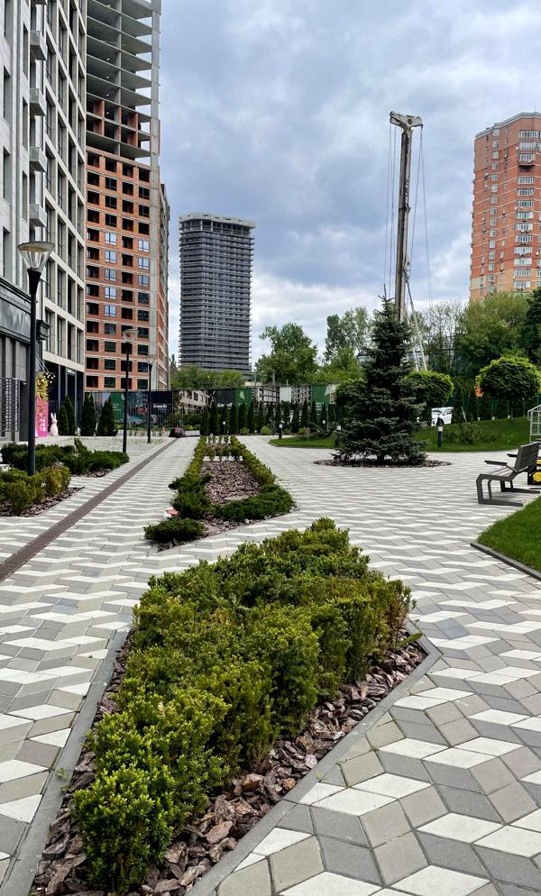 Stylish 2-Room Apartment in Novopechersky Quarter 5, Kyiv City Center