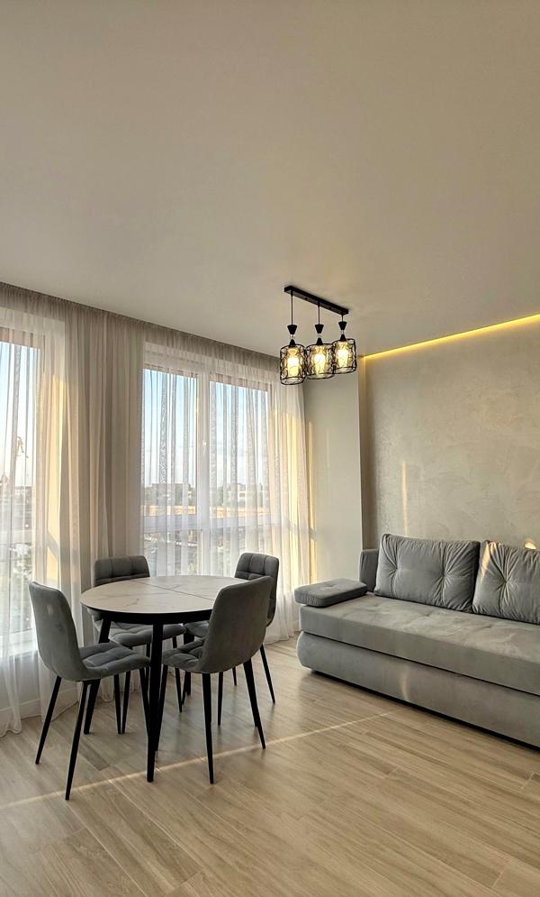 2-Room Apartment on Striyska Street with Designer Renovation