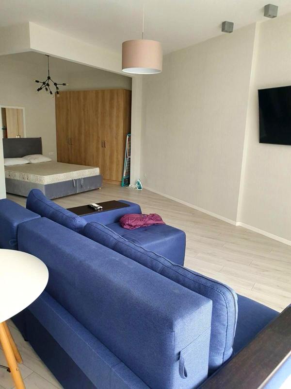 1-bedroom apartment in 44 Zhemchuzhina complex, fully furnished