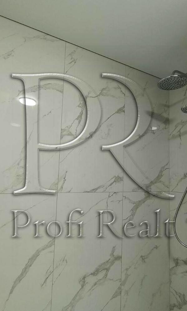Rental Apartment in Odeskyi Boulevard Complex with Park View