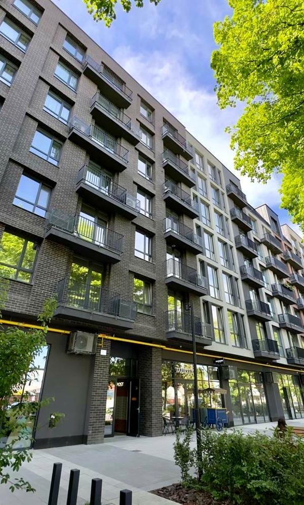 Premium 1-bedroom apartment in Avalon Yard complex near city center