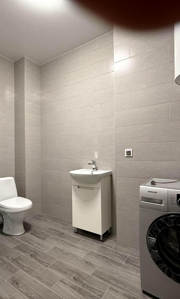 Apartment in Kyrylivskyi Hai Complex, Near Amenities