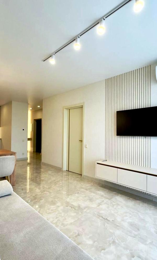 Premium 1-bedroom apartment in Avalon Yard complex near city center