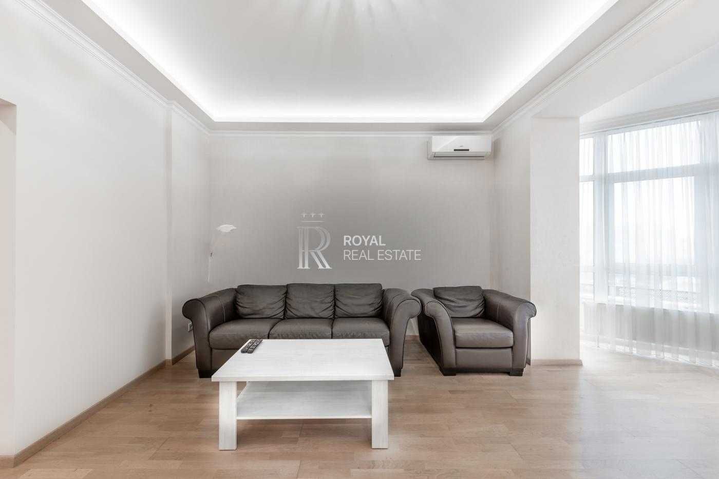 4-Bedroom Apartment in Pokrovskyi Posad Complex, Kyiv City Center