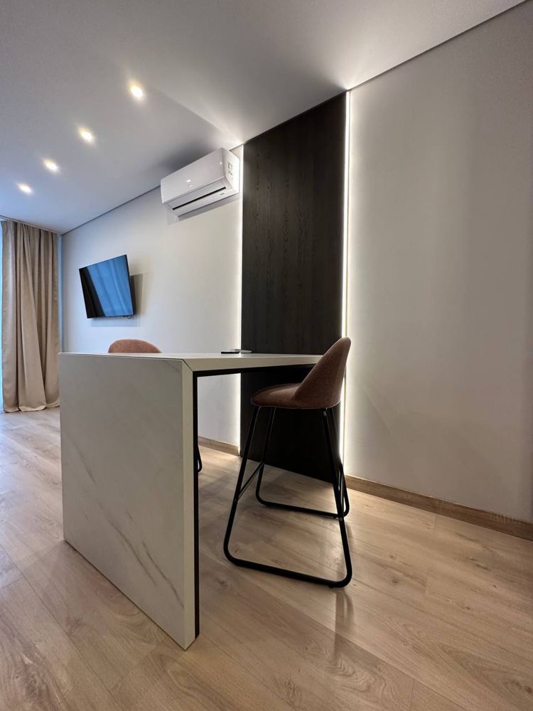 1-Bedroom Apartment in City Center with Separate Kitchen and Terrace