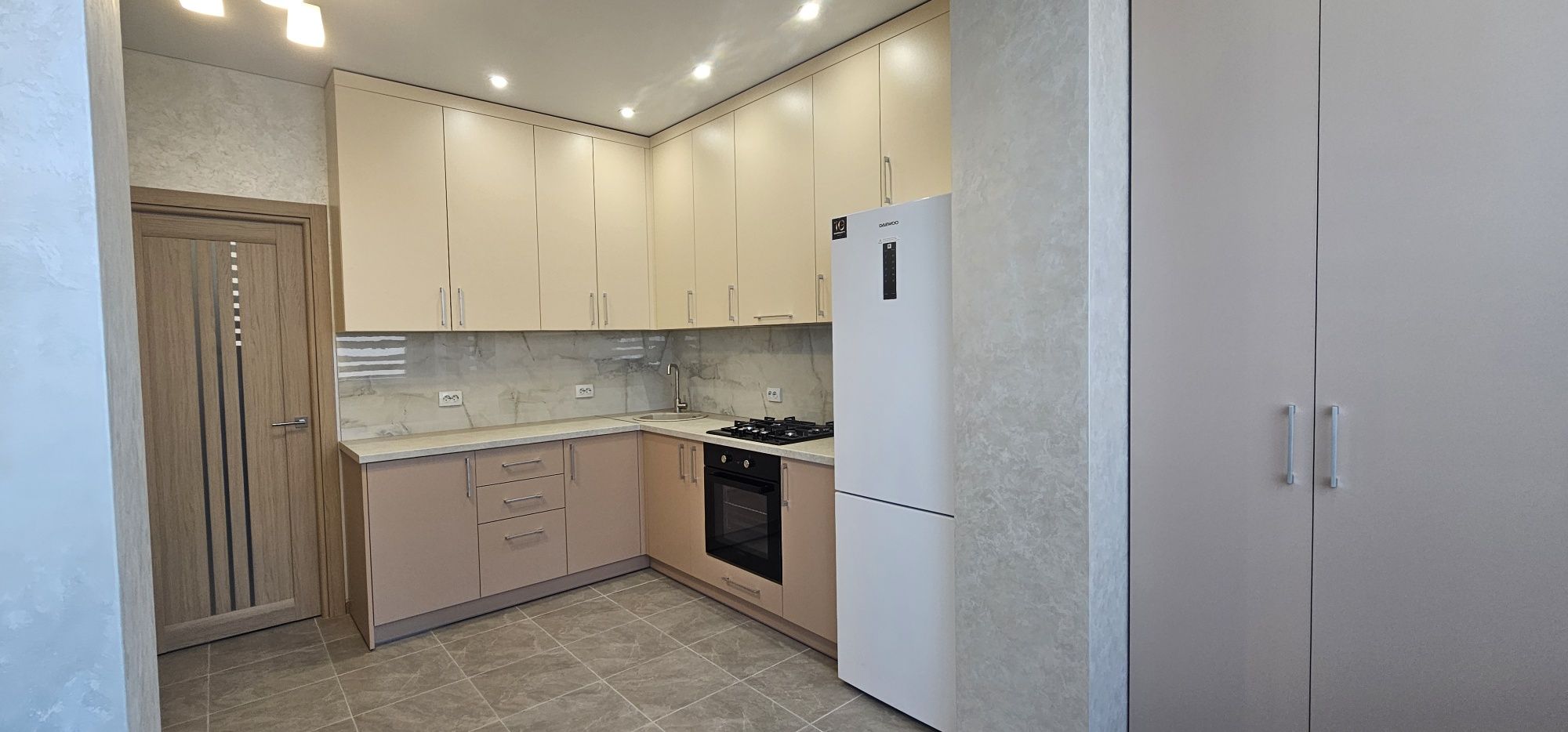Spacious One-Bedroom Apartment on Soborna Street