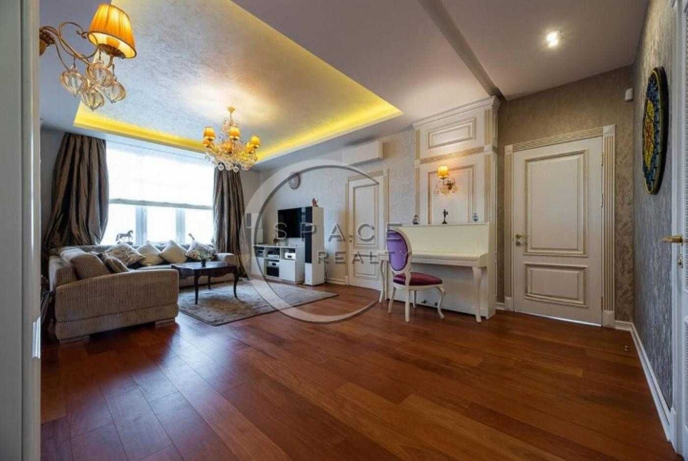 Stylish 3-room apartment with designer interior in Novopecherski Lipki residential complex