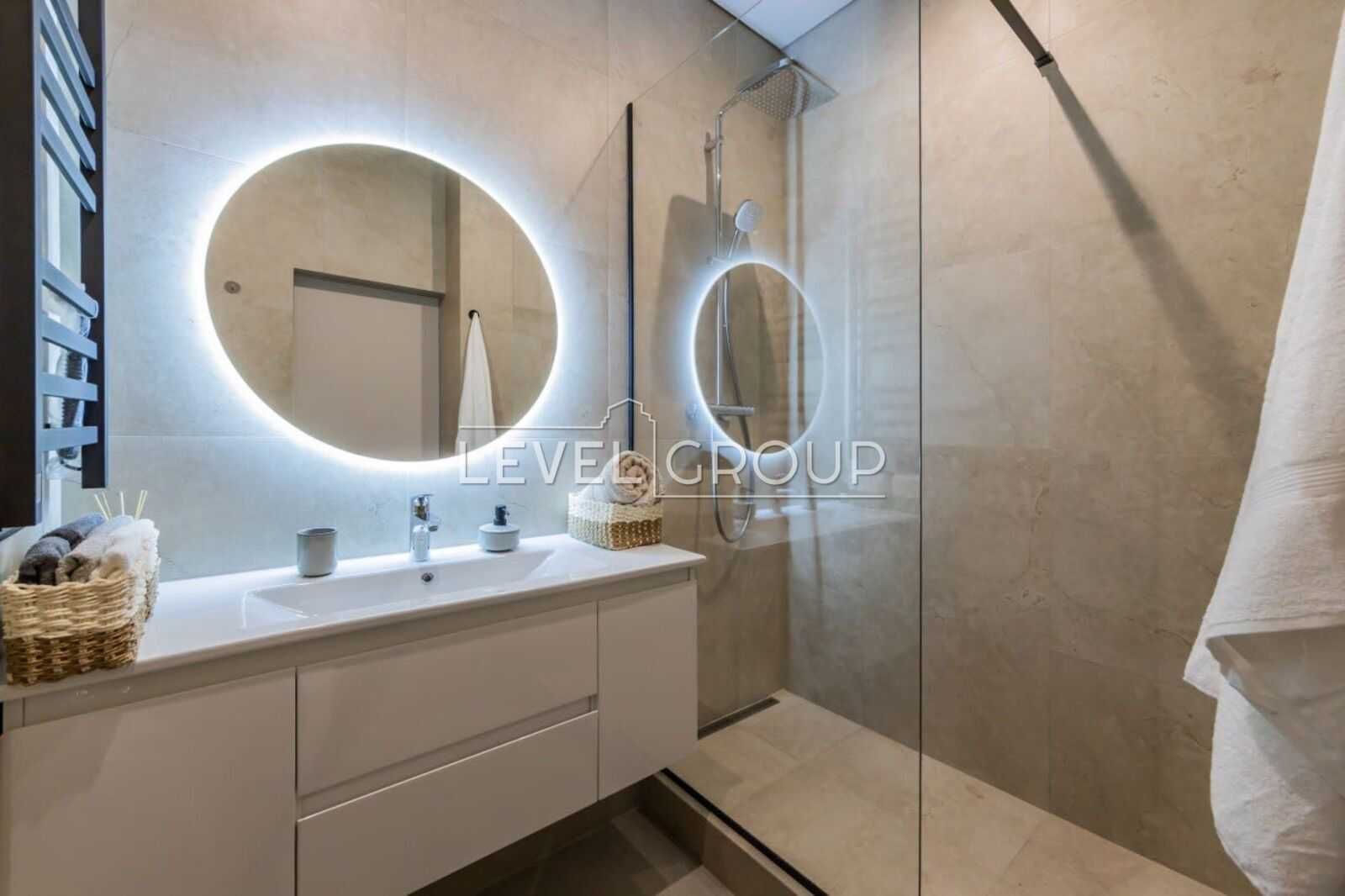 Excellent apartment with designer renovation in Novopecherski Lipki Complex