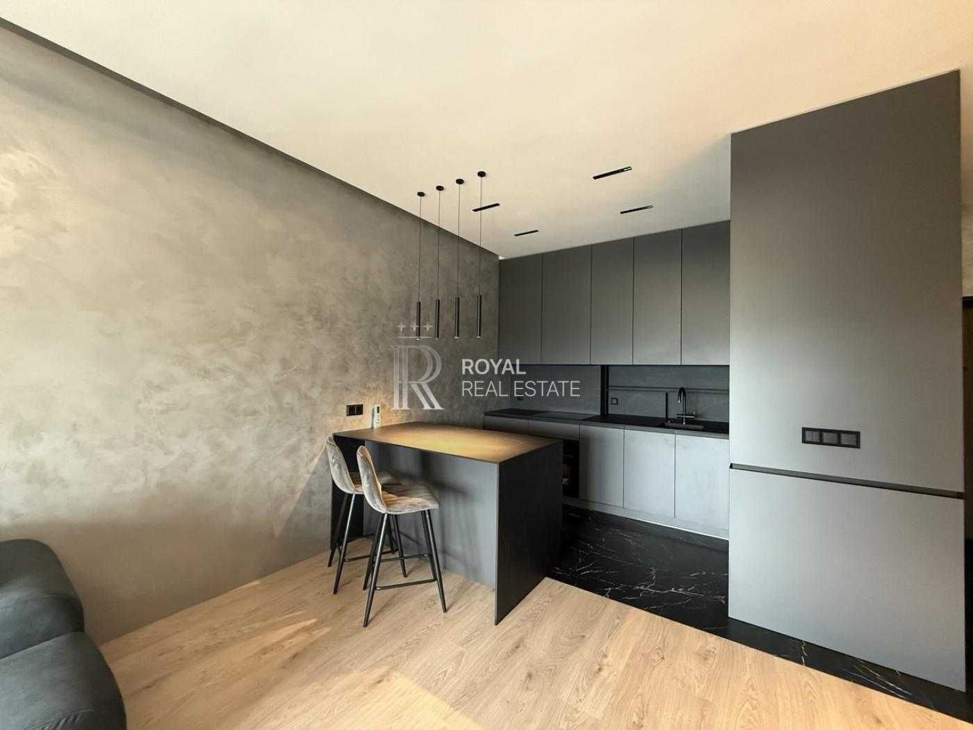 Panoramic Views Apartment in Shevchenkivskyi District, Greenville Park