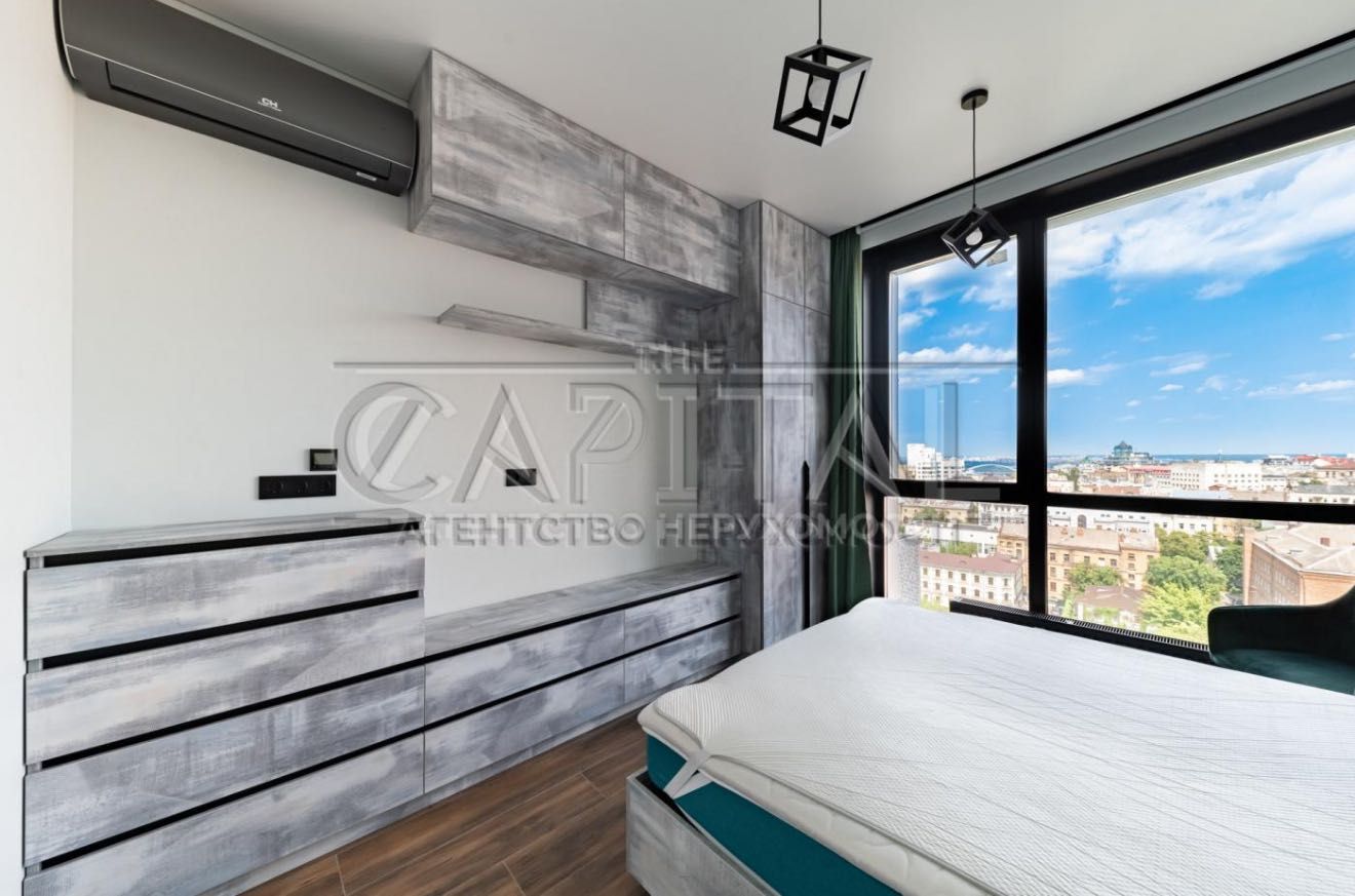 Stylish 1-bedroom apartment in premium residential complex 'Yaroslaviv Grad' in Kyiv city center