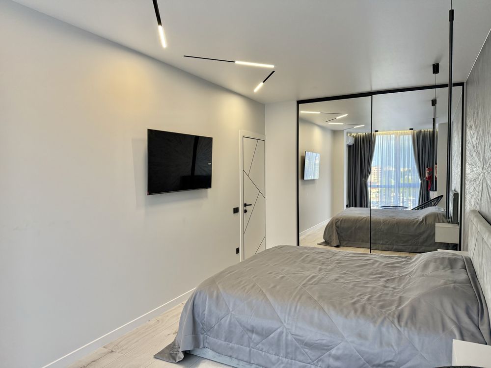 1-Bedroom Apartment in Chornovovla Avenue, Modern Design, Fully Equipped