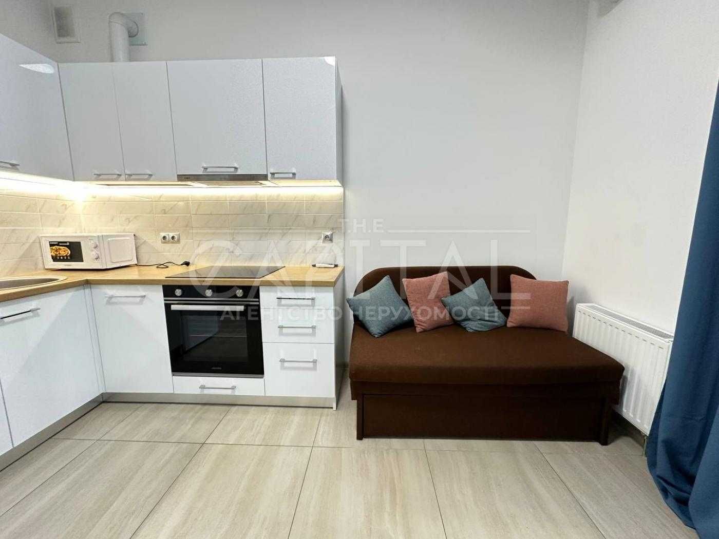 Stylish 2-Room Apartment in Yaroslaviv Grad Complex, Central Kyiv