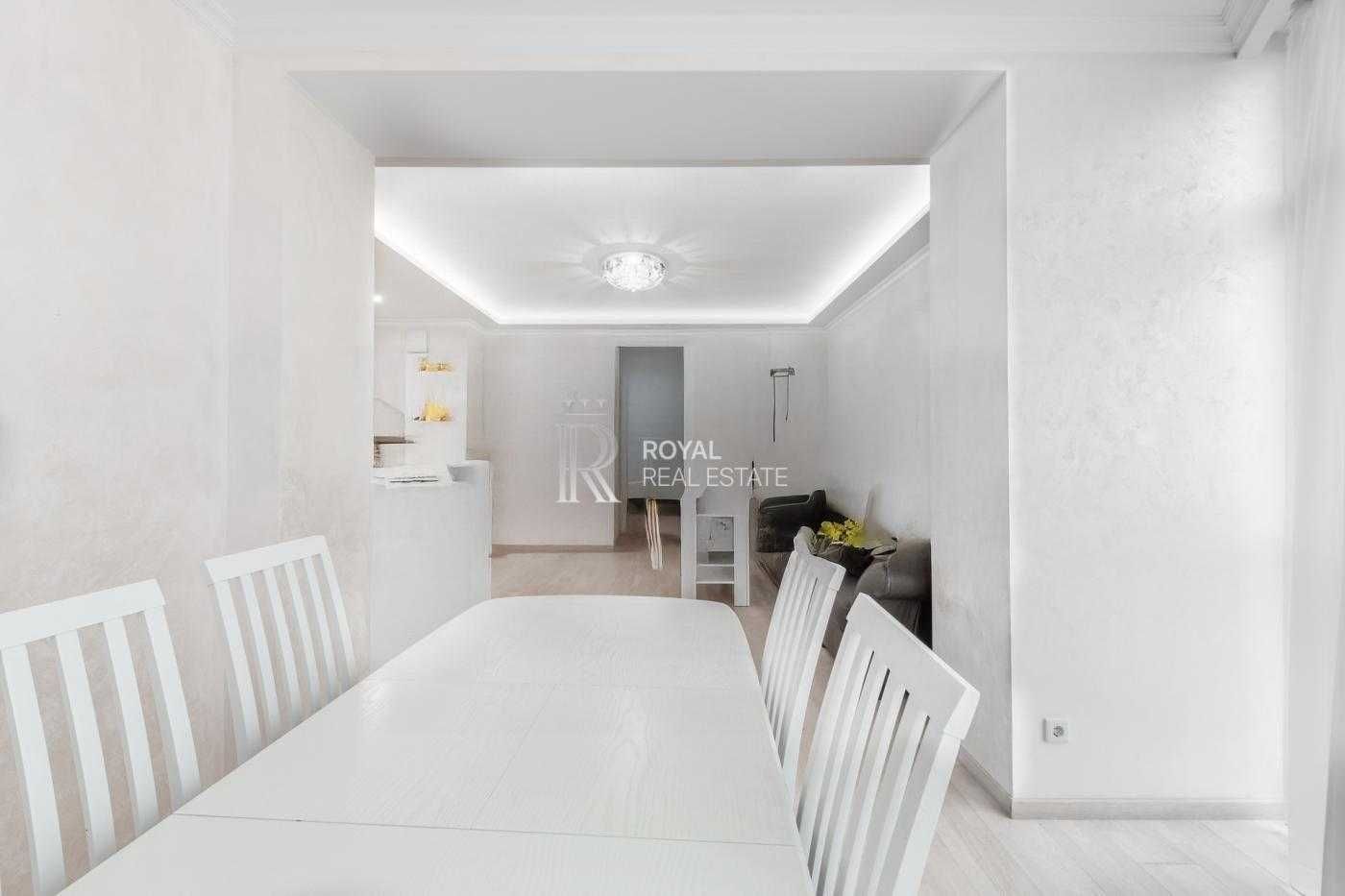 4-Bedroom Apartment in Pokrovskyi Posad Complex, Kyiv City Center