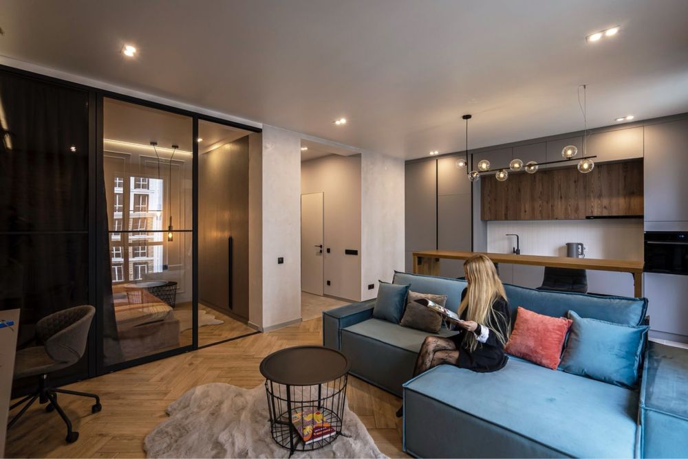 Designer 42m² Apartment with Fountain View in Manchester Building