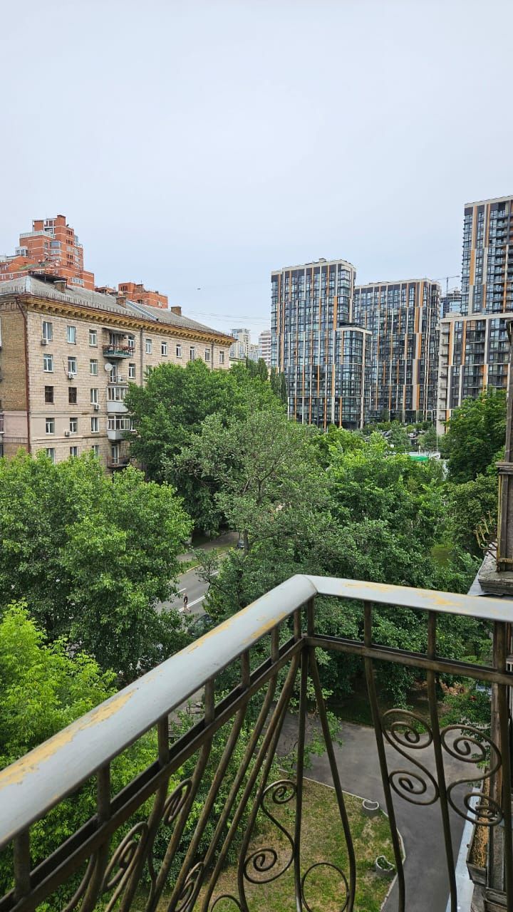 Spacious Apartment near Ocean Plaza with Office Potential