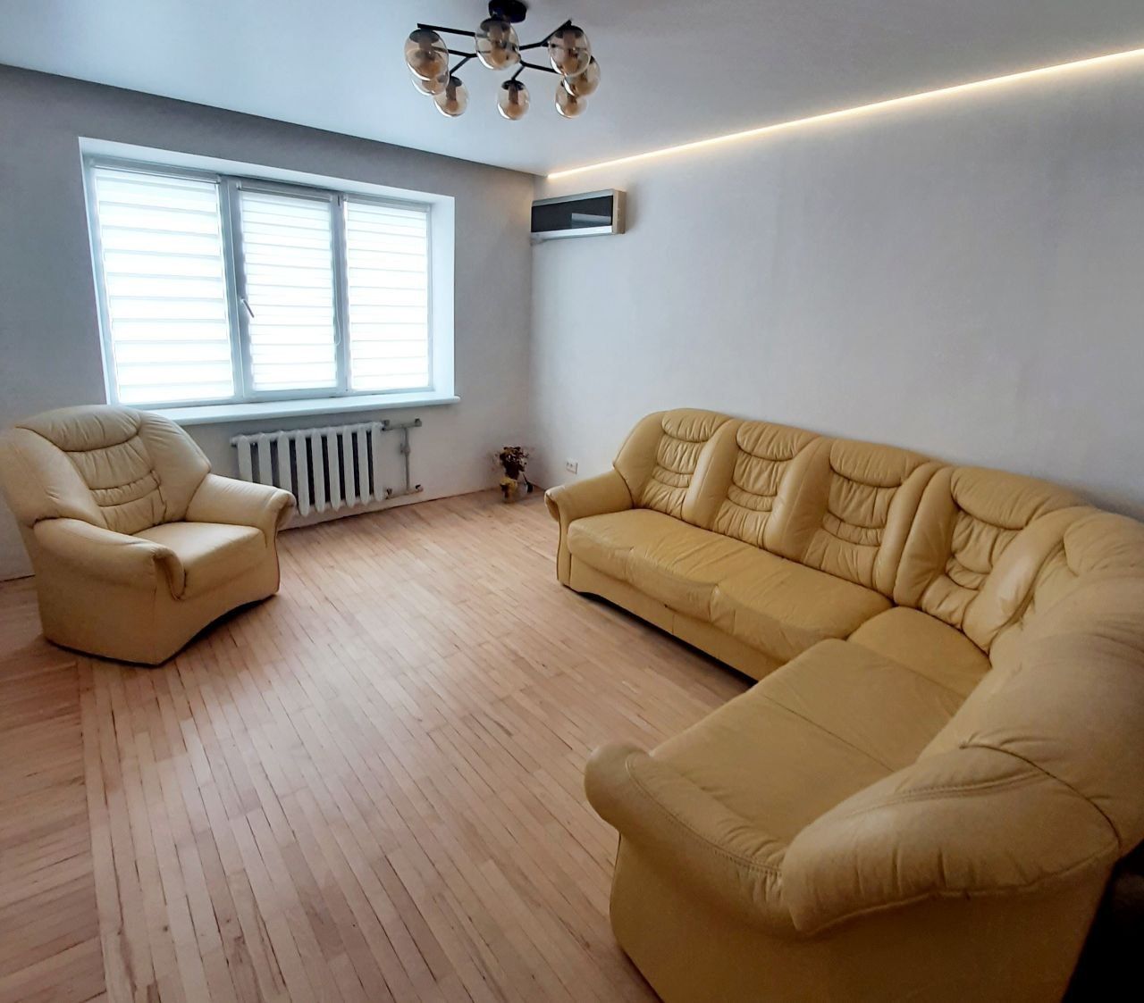 3-Room Apartment on Khabarovskaya Street, Lazurny District
